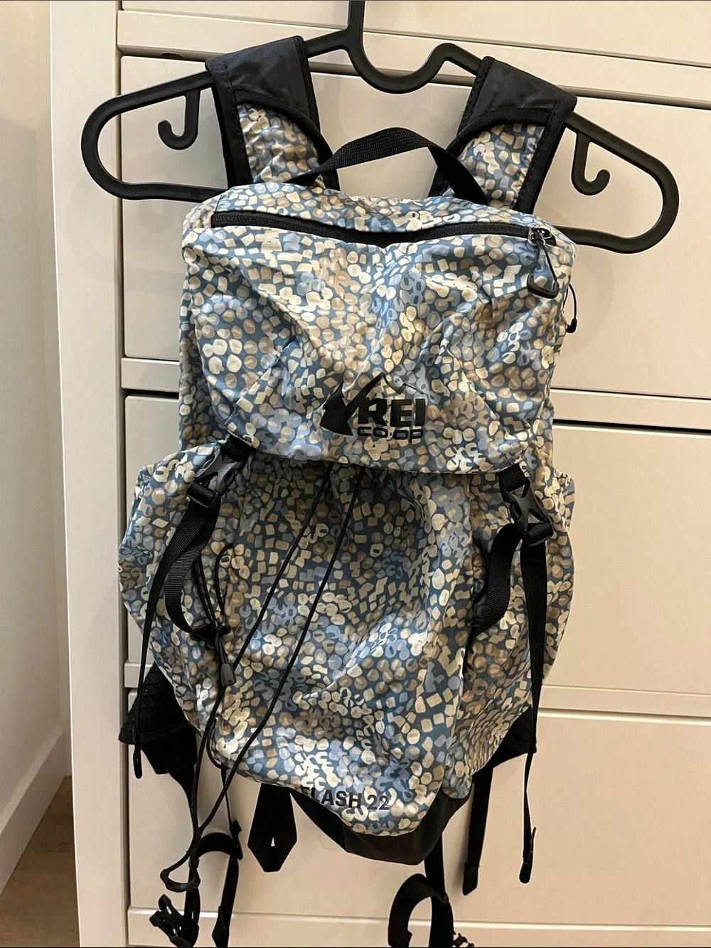 REI flash 22 day pack